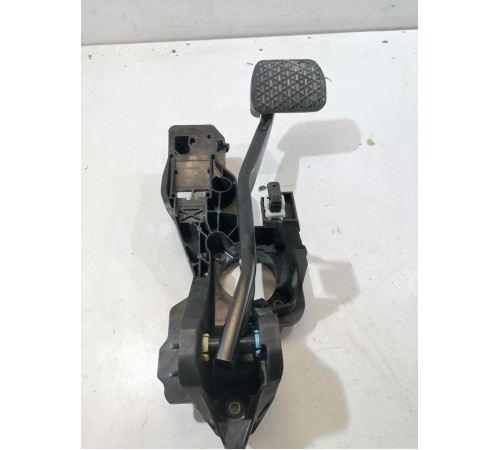 Педаль тормоза