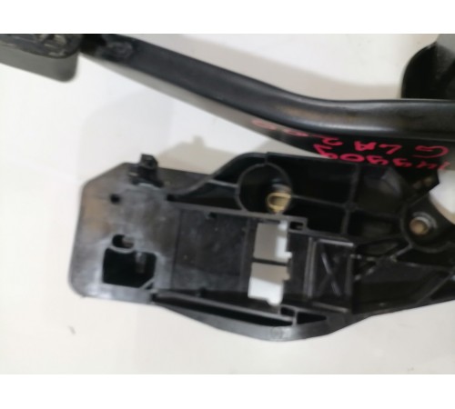 Педаль тормоза