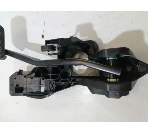 Педаль тормоза