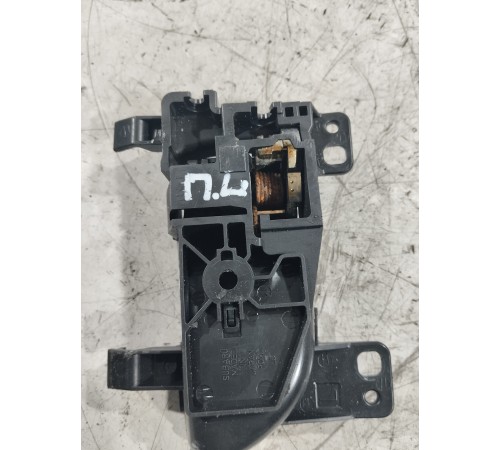 Ручка двери (передняя левая внутренняя)