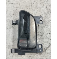 Ручка двери (передняя левая внутренняя)