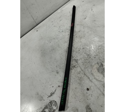 Уплотнитель стекла передний левый внутренний