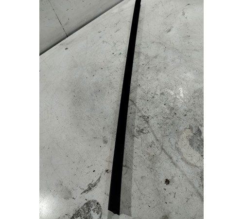 Уплотнитель стекла передний левый внутренний