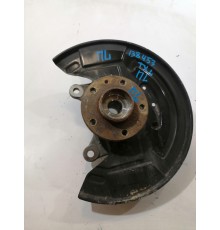 Кулак поворотный передний левый