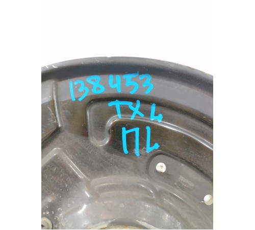 Кулак поворотный передний левый