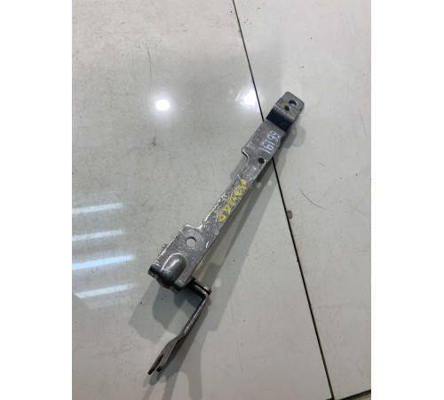 Кронштейн (в салоне)