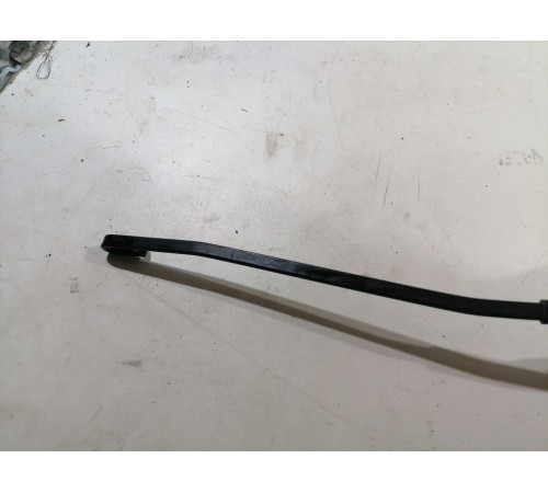 Поводок стеклоочистителя правый