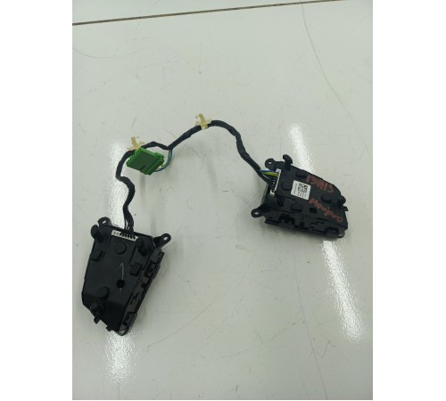 Кнопки руля многофункциональные