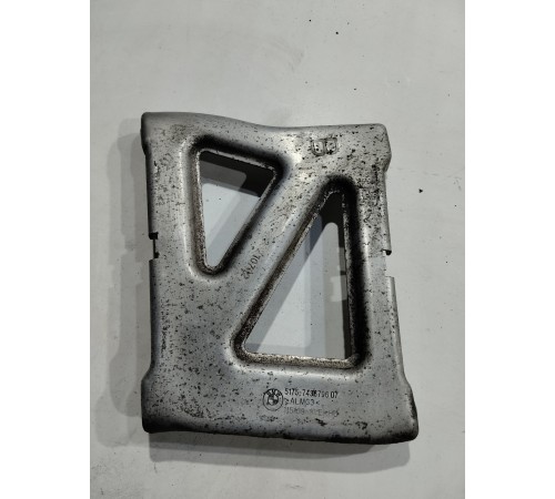 Кронштейн(крепление) кузова задний правый