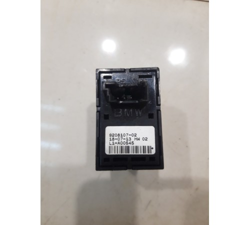 Кнопка стеклоподъемника (передняя, правая)