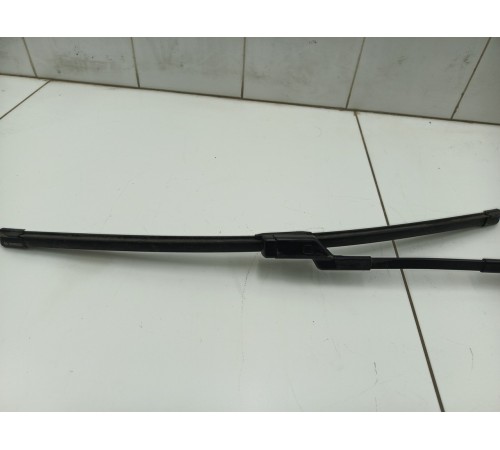 Поводок стеклоочистителя левый
