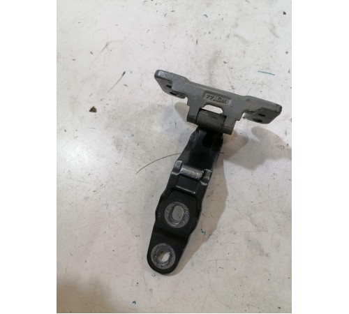 Петля багажника правая