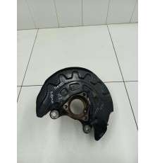 Кулак поворотный передний левый 