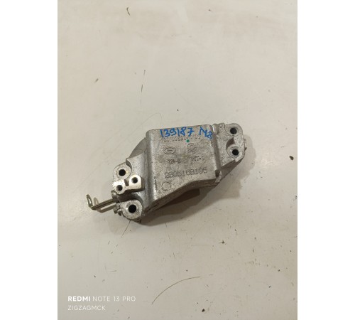 Кронштейн опоры двигателя