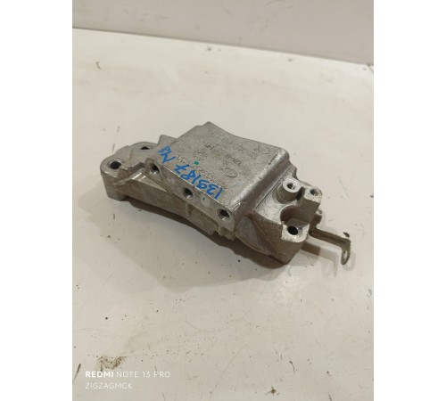 Кронштейн опоры двигателя