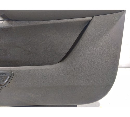 Обшивка двери передняя правая