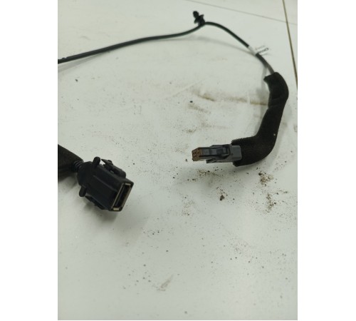 Разъем USB центральной консоли