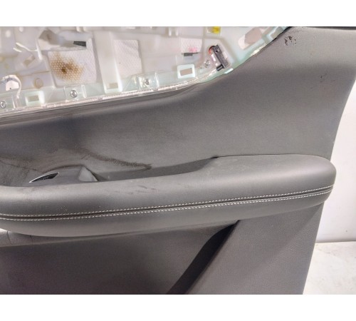 Обшивка двери передняя правая