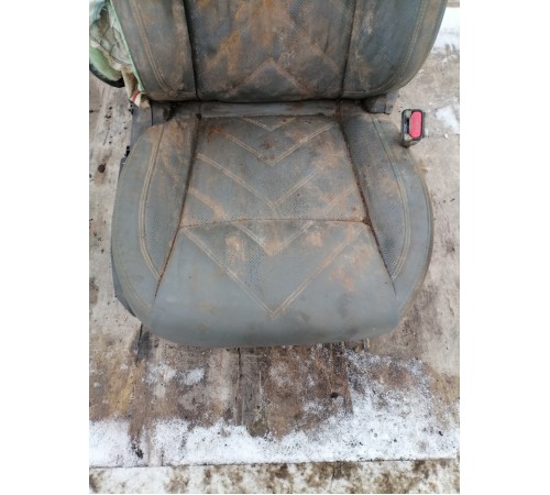 Сиденье переднее правое