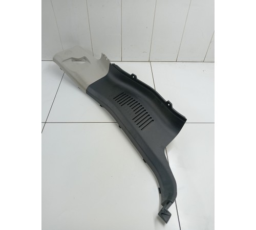 Обшивка стойки задняя правая