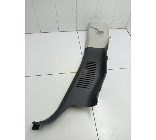 Обшивка стойки задняя правая