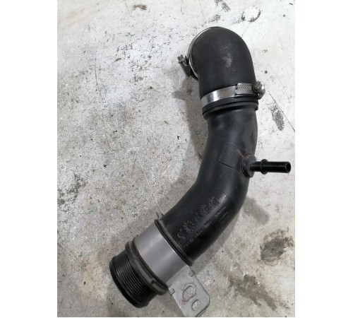 Патрубок системы охлаждения правый