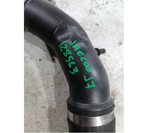 Патрубок системы охлаждения правый