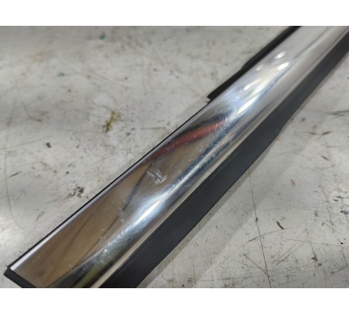 Уплотнитель стекла задний правый наружный