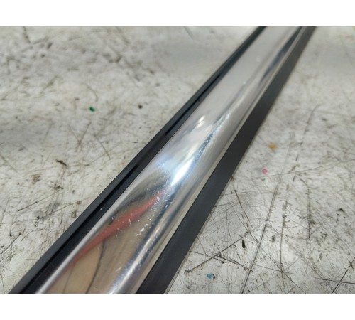 Уплотнитель стекла задний правый наружный