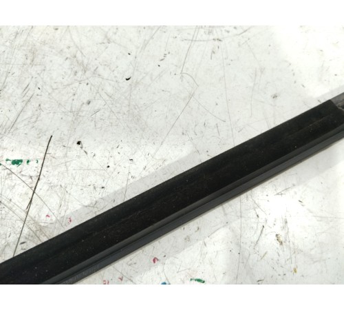 Уплотнитель стекла задний правый наружный