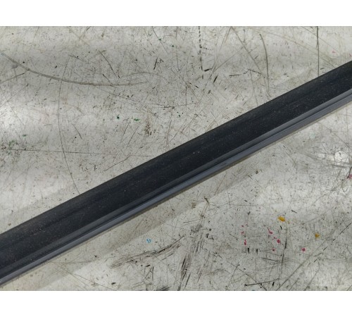 Уплотнитель стекла задний правый наружный