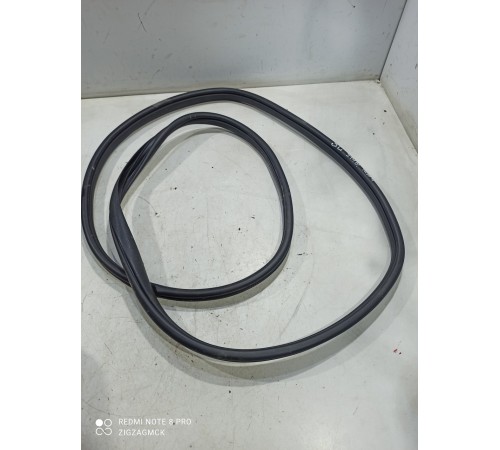 Уплотнитель двери(задний левый)