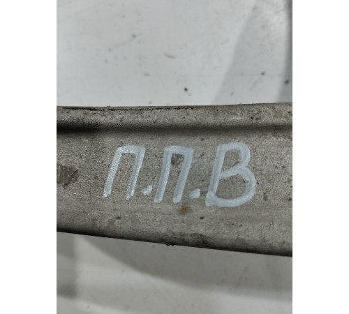 Рычаг подвески(передний правый верхний)