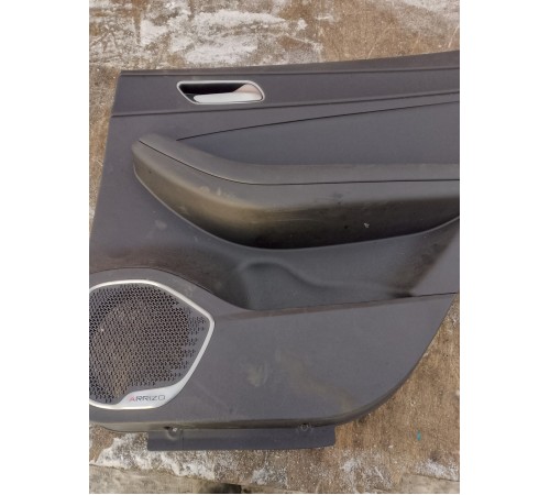 Обшивка двери задняя правая