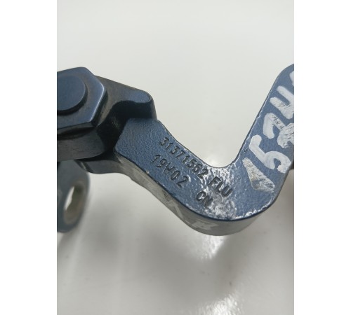 Петля двери передняя левая верхняя