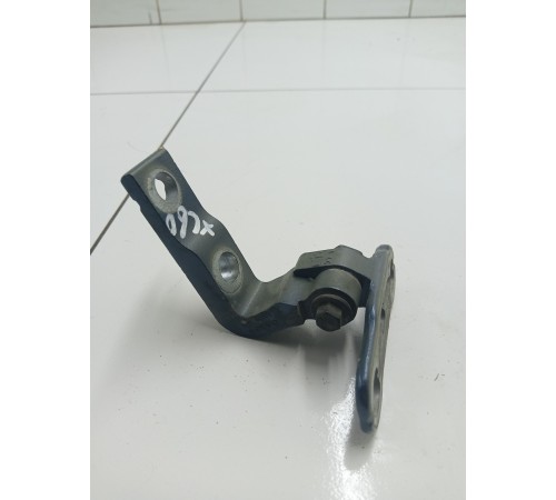 Петля двери передняя левая верхняя