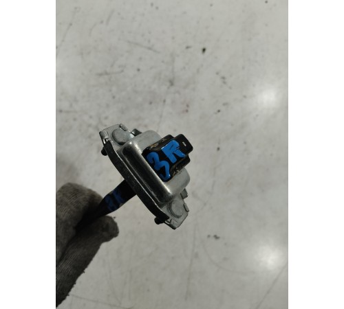 Ограничитель двери(задний правый)