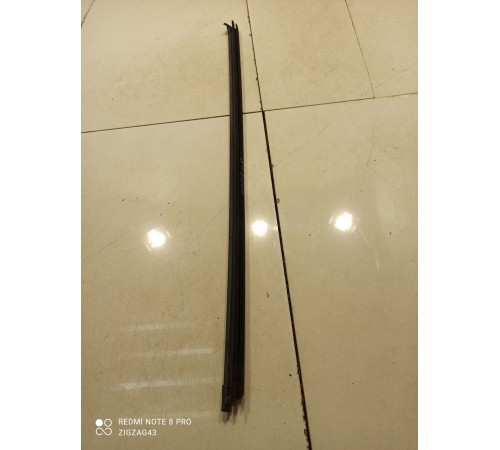 Уплотнитель стекла внутренний(задний правый)