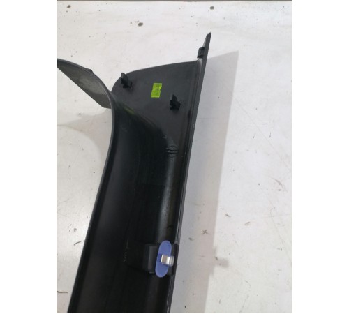 Обшивка крышки багажника правая