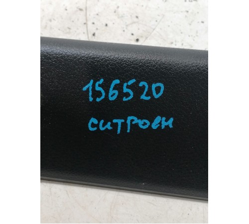 Обшивка крышки багажника правая