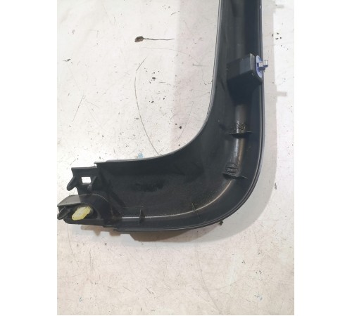 Обшивка крышки багажника правая