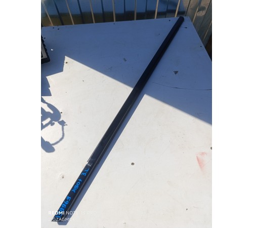 Уплотнитель стекла задний левый, молдинг