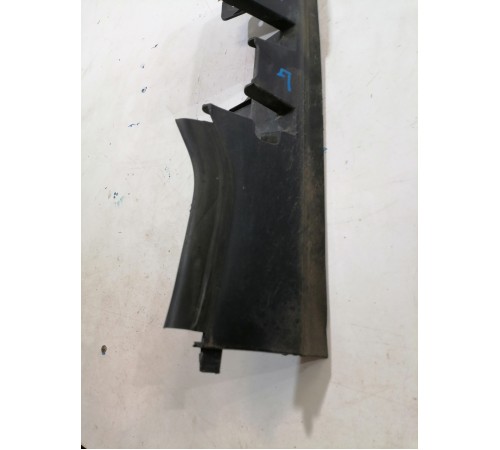 Дефлектор радиатора левый