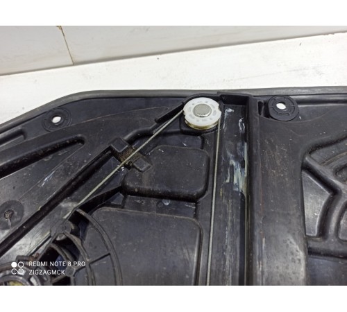 Стеклоподъемник (задний левый)