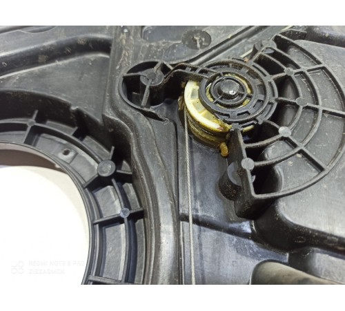 Стеклоподъемник (задний левый)