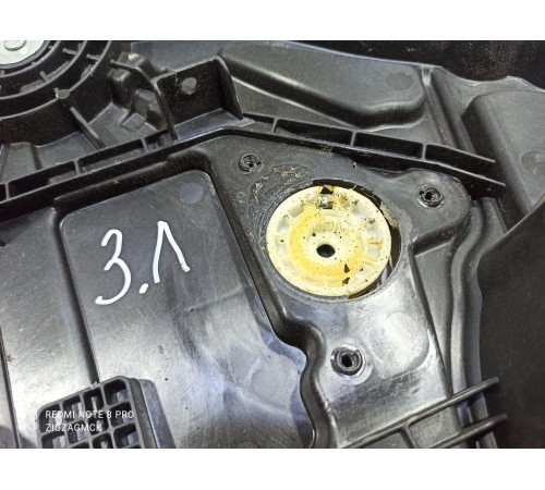 Стеклоподъемник (задний левый)