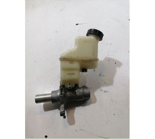 Главный тормозной цилиндр в сборе