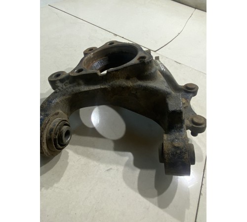 Кулак поворотный(задний правый)