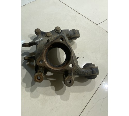 Кулак поворотный(задний правый)