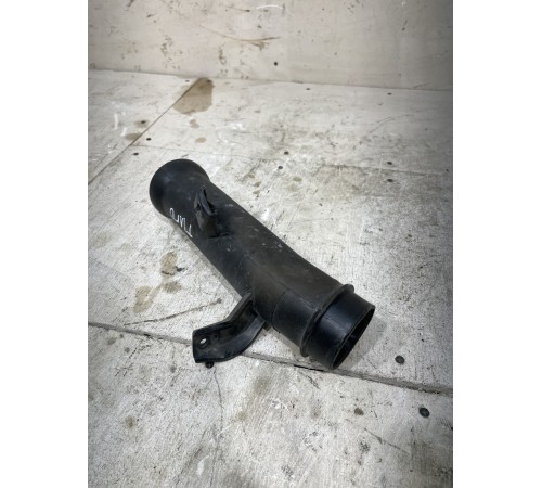 Патрубок воздушного фильтра